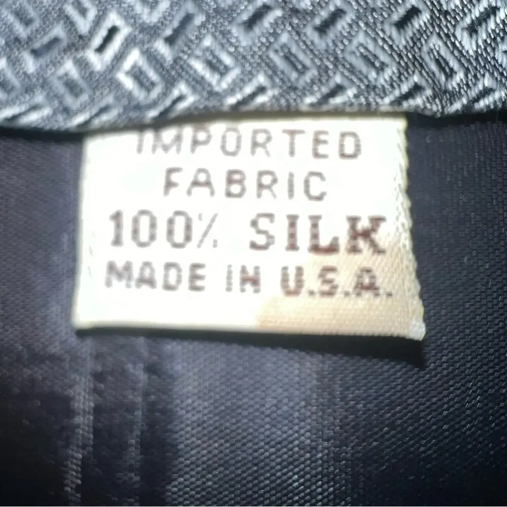 Yves Saint Laurent Vintage YSL 100% Silk Gray Black Men’s Abstract Necktie USA